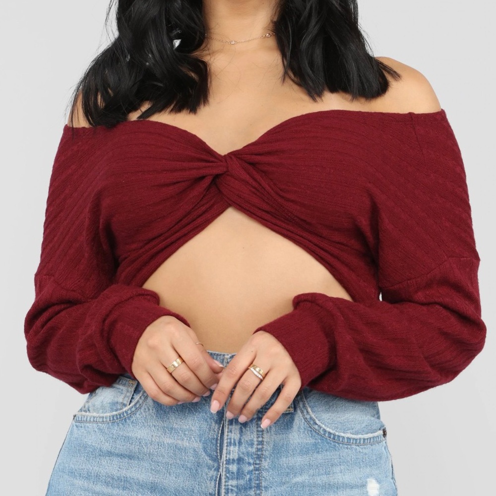 GIRLS NEED LOVE TOP
